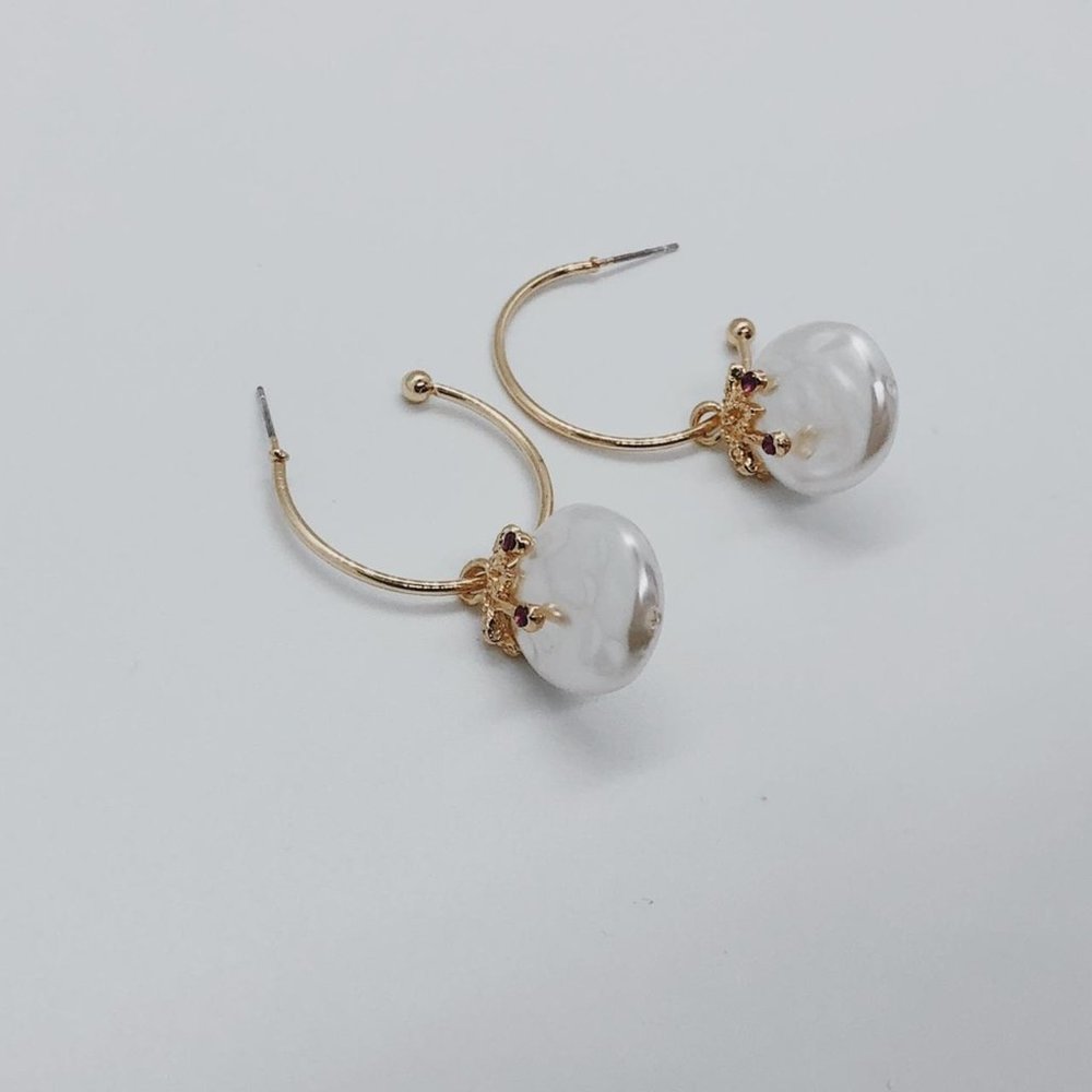 Brand new elegant earrings - Picture 2 of 2